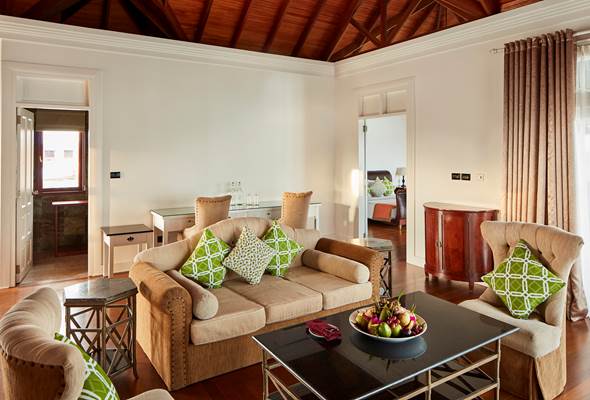 Sun Siyam Olhuveli Presidential Water Villa Livingroom