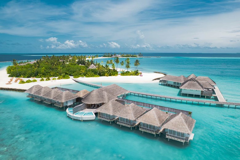 Sun Siyam Iru Veli takes innovative strides in sustainability: Introduces upcycled glass tables for villa luxury