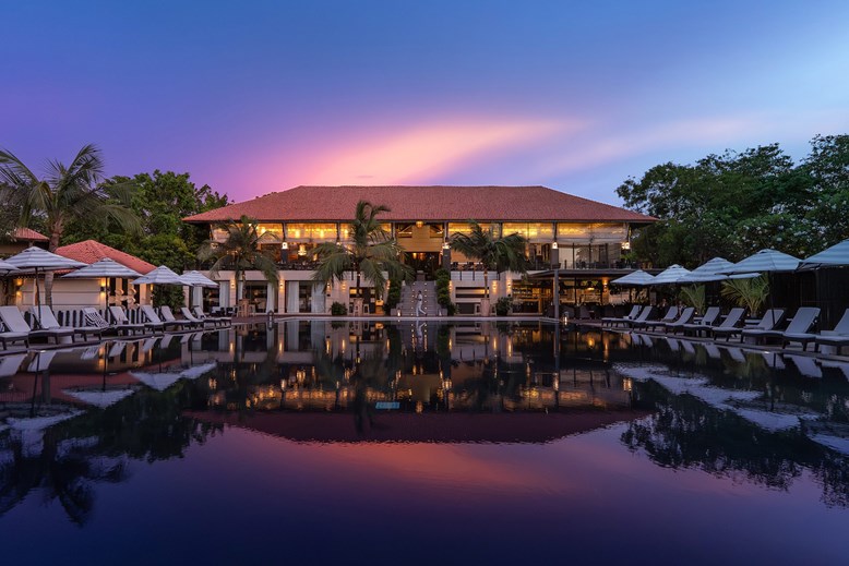 Infinity Pool at Sun Siyam Pasikudah