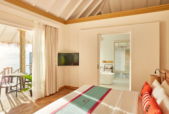 Ocean Suite With Pool Interior_3