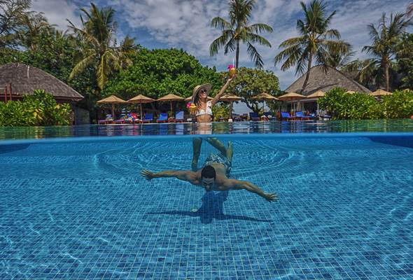 Dhoni Pool Bar