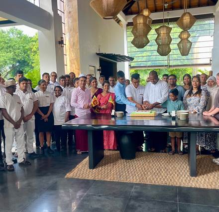Sun Siyam Pasikudah Cake Cutting With Guests And Staffs