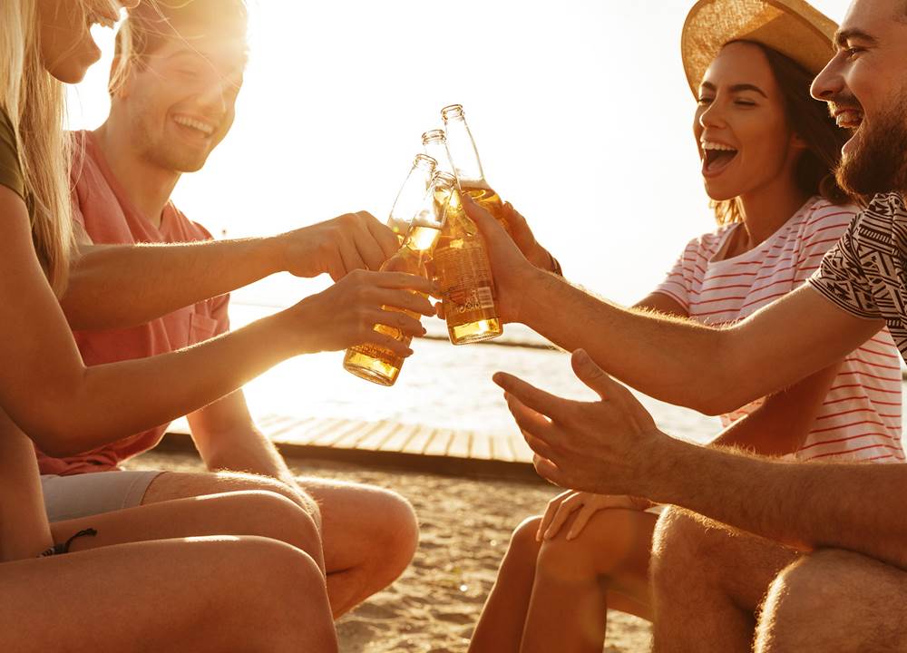 Drinks by the beach_1