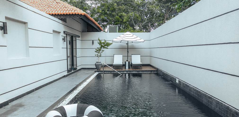 TWO BEDROOM GRAND BEACH PAVILION WITH POOL POOL
