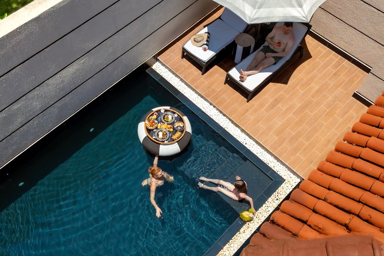 Pirvate Floating Breakfast at Sun Siyam Pasikudah