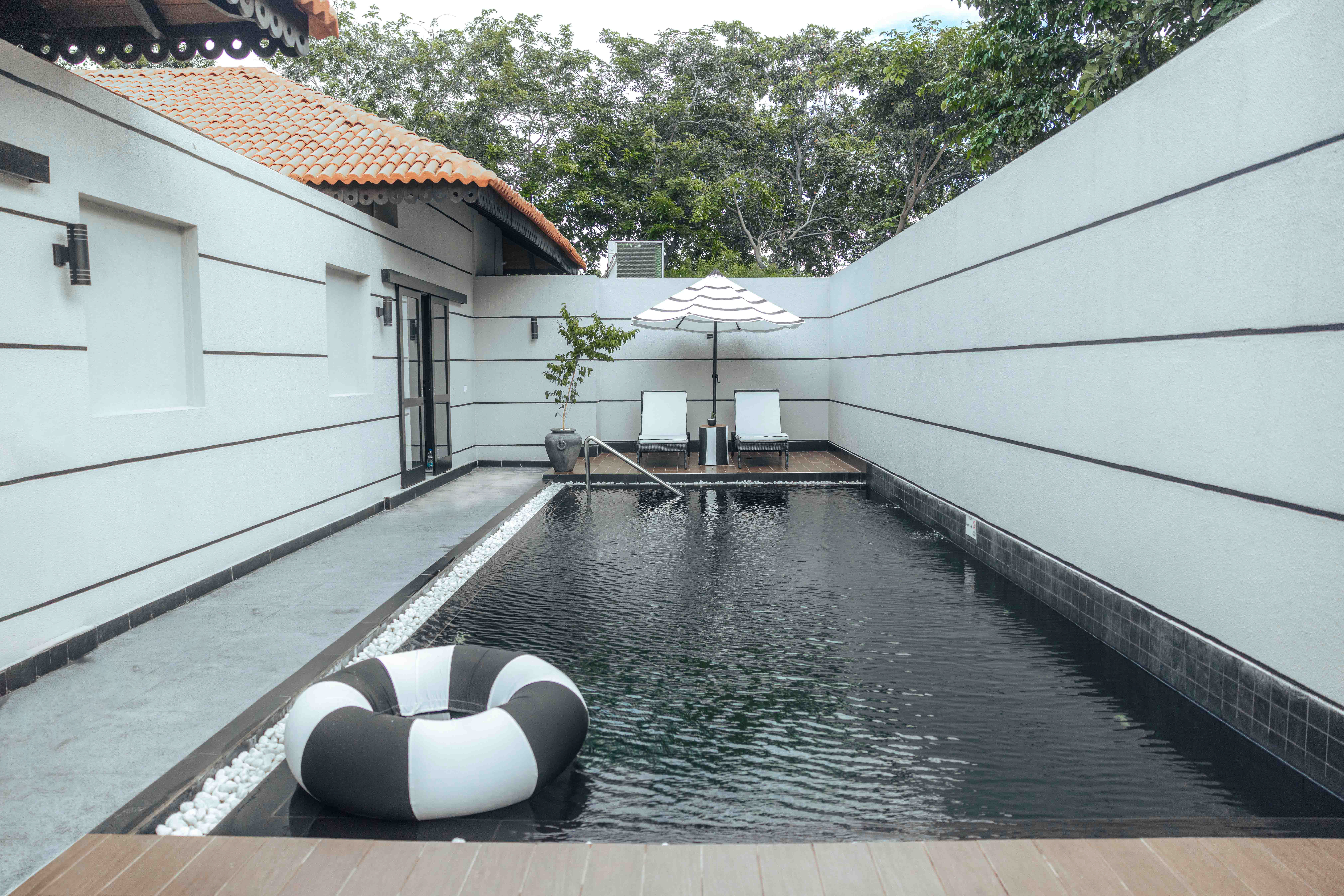Two Bedroom Grand Beach Pavilion With Pool Pool View 1