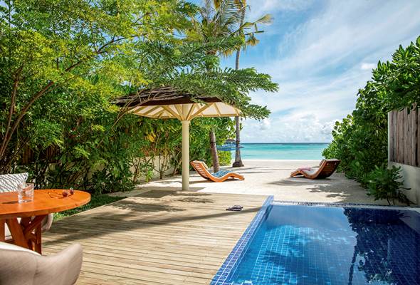 Romantic Beach Villa With Pool