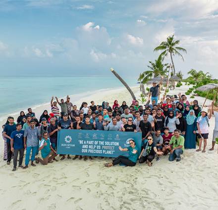 Clean Up Activity at Sun Siyam Iru Fushi