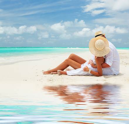 Couple at Olhuveli Beach_4