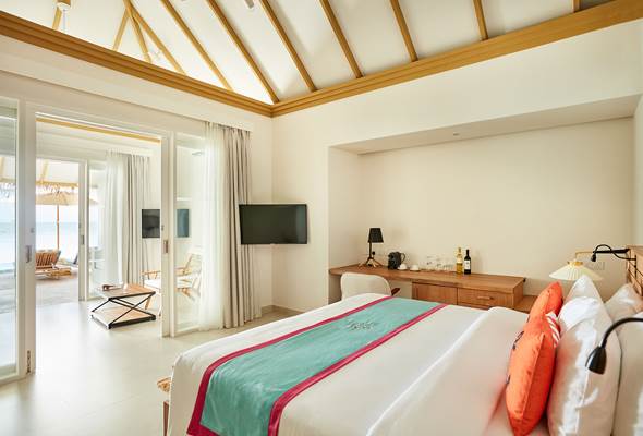 Family Suite with Pool Interior_1